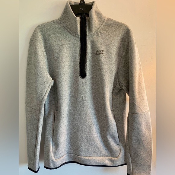 NWOT Nike Sportswear Tech Fleece 1/2 Zip Sweatshirt Gray Size Small - Picture 8 of 10